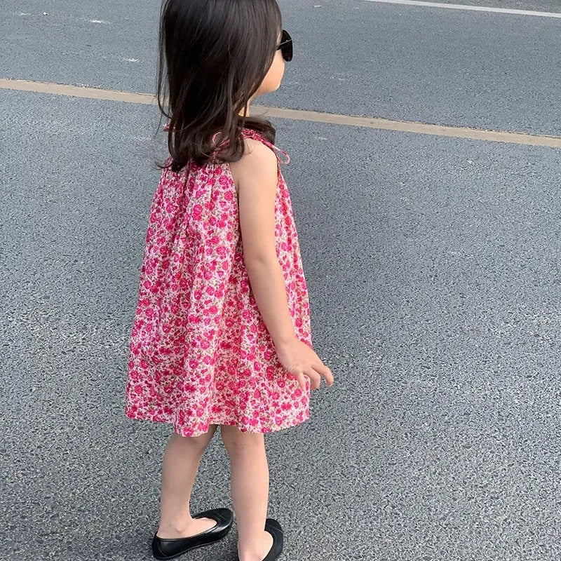 Vestido floral de niña sin mangas