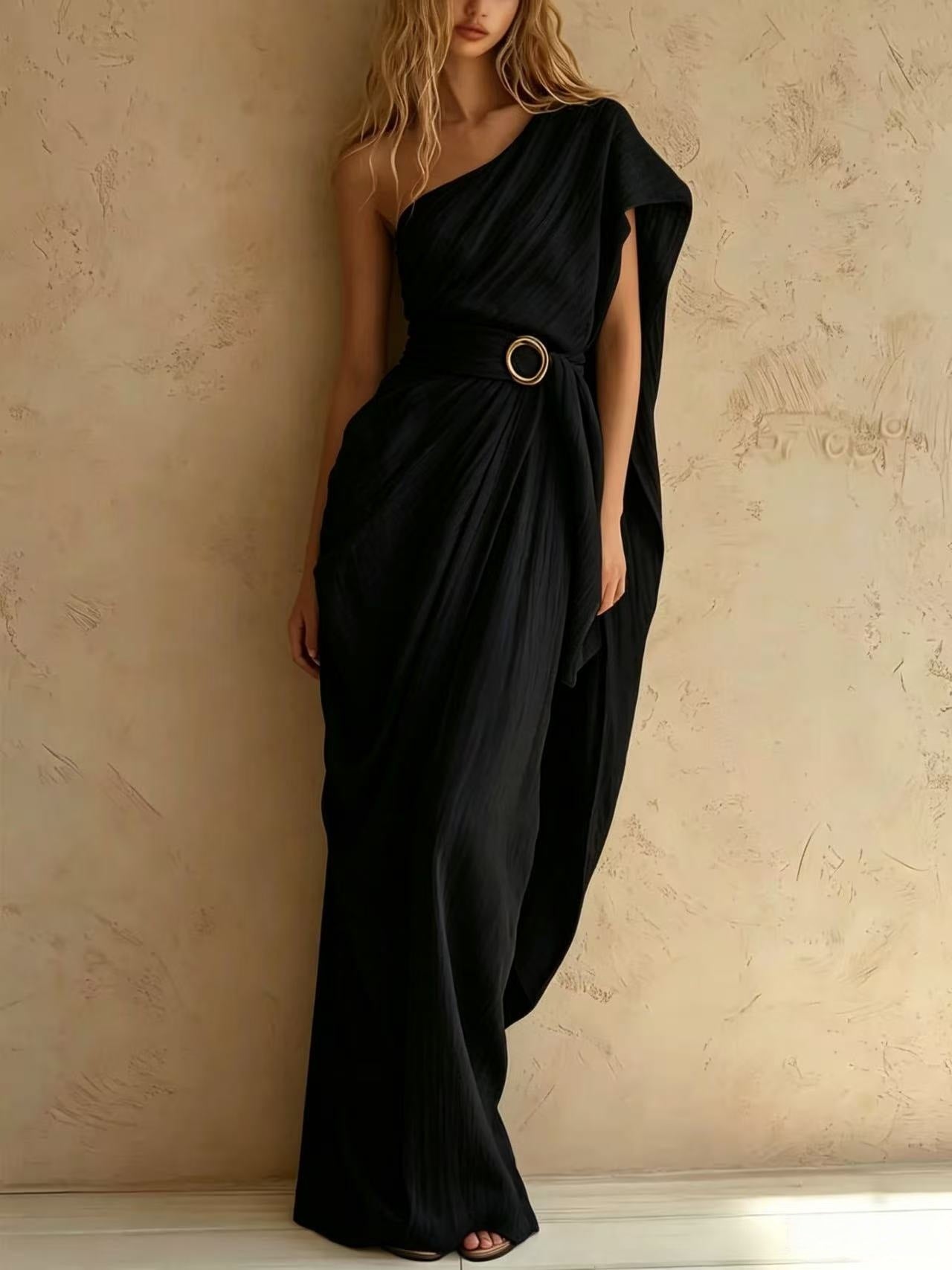 Vestido de lino con un hombro descubierto